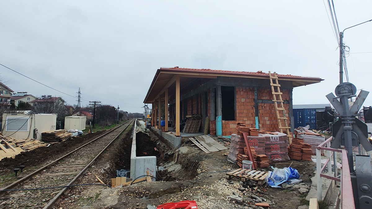FOTO Călătoriile cu trenul între stațiile Mangalia-Constanța, reluate în minivacanța de 1 Mai: Când vor fi finalizate lucrările la Costinești și Neptun