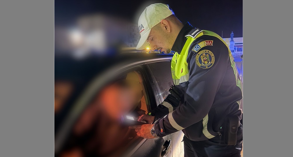 Un baiat din Plopeni abia a obținut buletinul, a furat mașina părinților și a fugit cu ea, până l-a oprit poliția