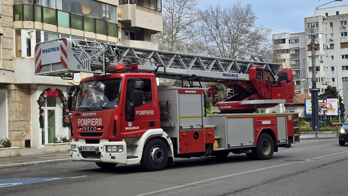 ALERTĂ în zona Detașamentului de Pompieri Palas, din Constanța! Iată ce a luat foc