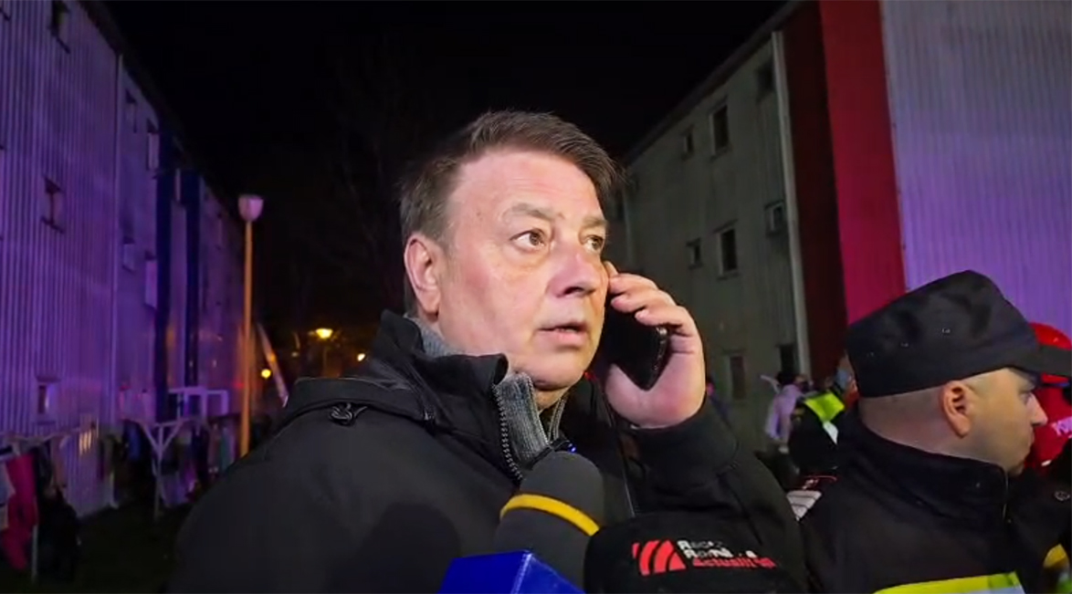 VIDEO Florin Mitroi, prezent la incendiul din cartierul Henri Coandă: Nu plec de aici până nu rezolvăm situația persoanelor evacuate