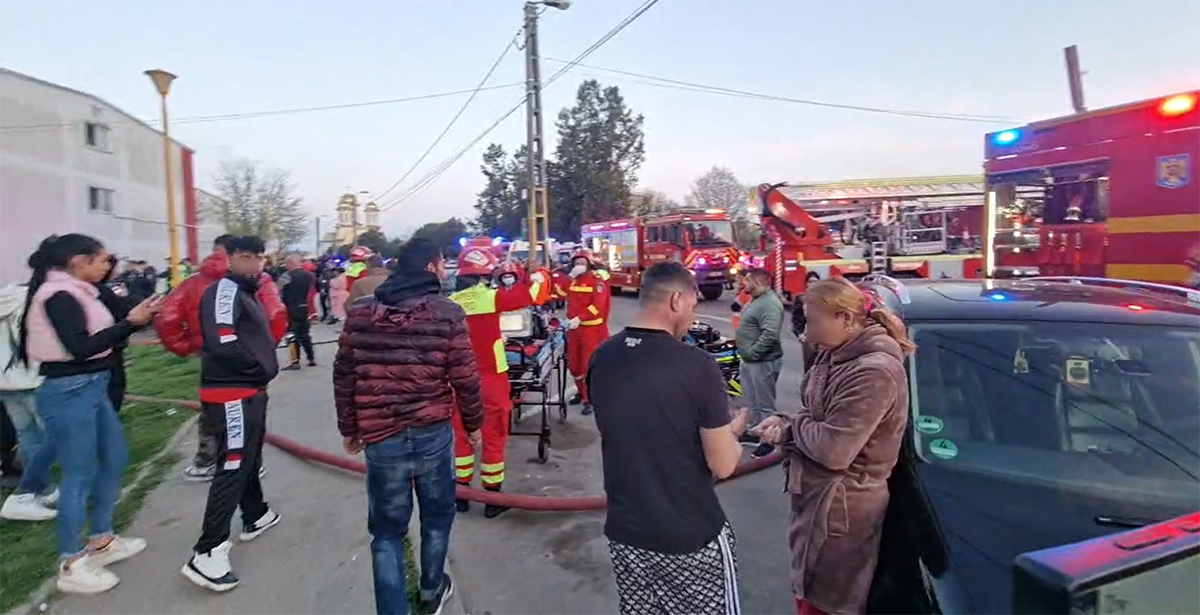 FOTO VIDEO ARDE un bloc din cartierul Henri Coandă din Constanța: A fost activat Planul ROȘU de intervenție. Sunt mai multe victime