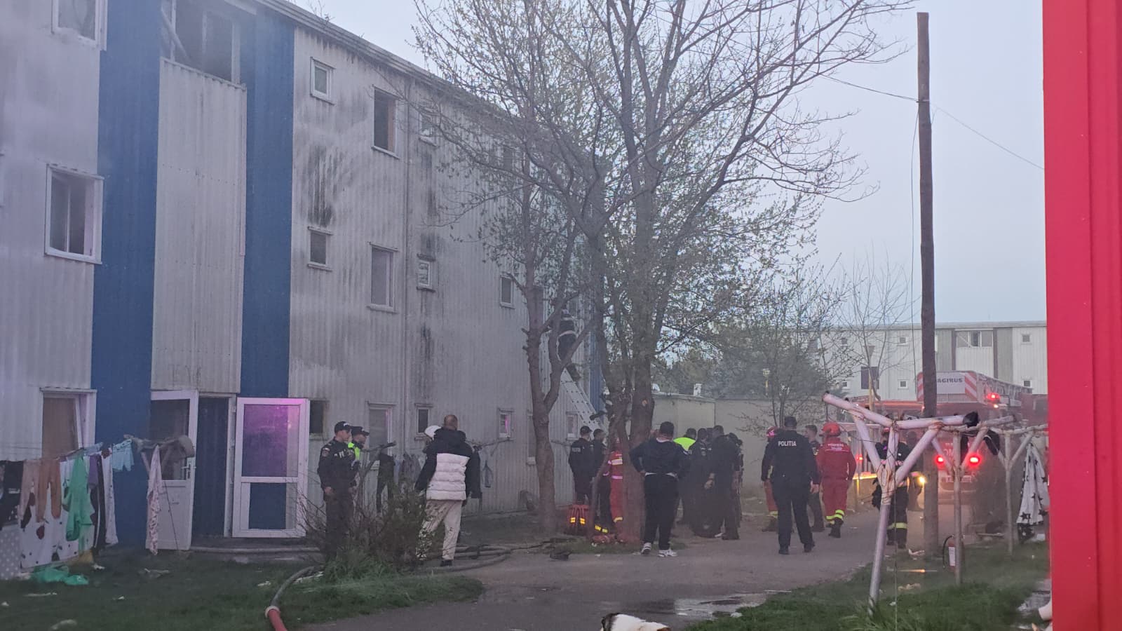 VIDEO Primăria Constanța a pregătit 41 de unități locative pentru locatarii blocului din Henri Coandă care au rămas pe drumuri după ce focul le-a mistuit locuințele