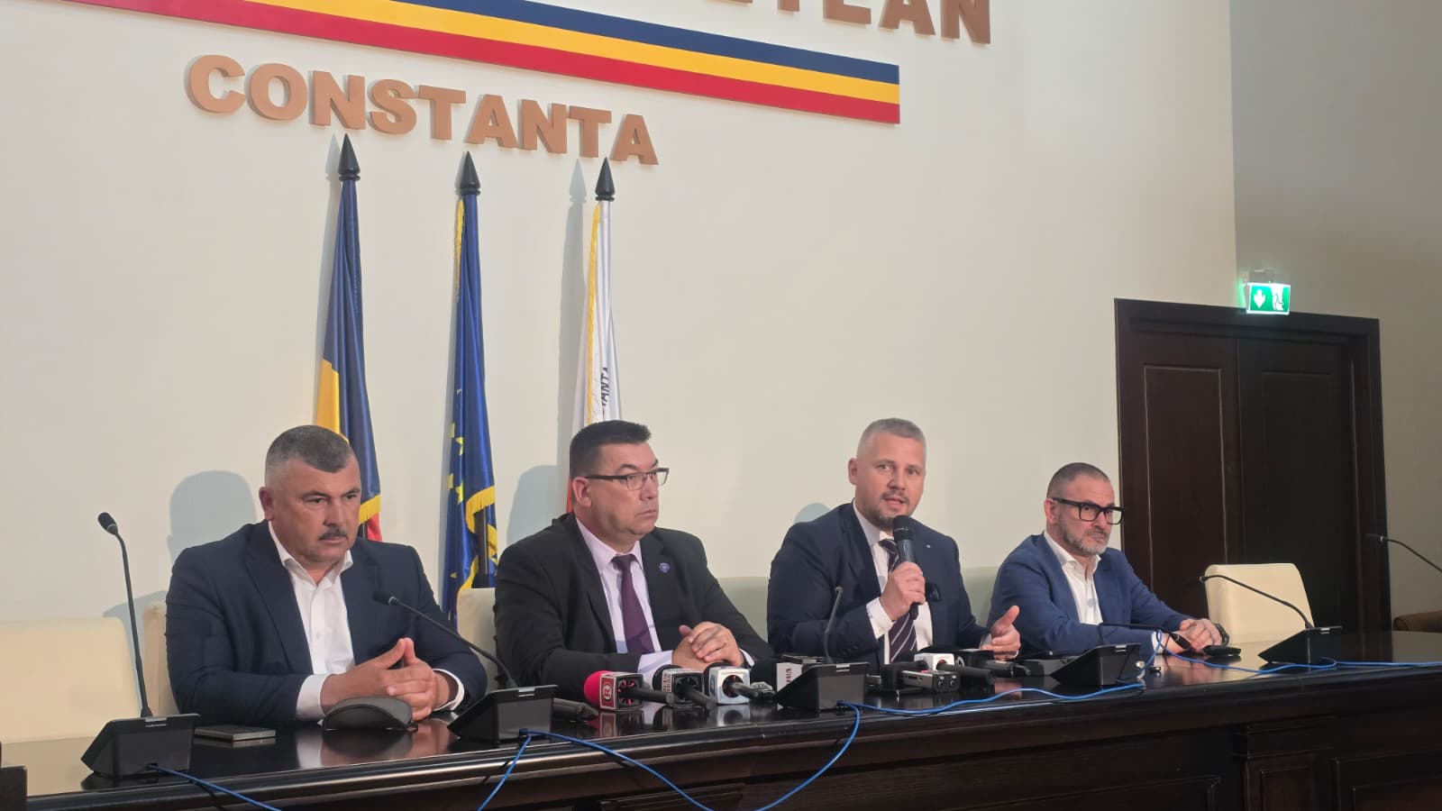 VIDEO Șeful ANPC, Békési Csaba, prezent la Constanța, alături de Horia Constantinescu, la întâlnirea dedicată pregătirii sezonului turistic 2026