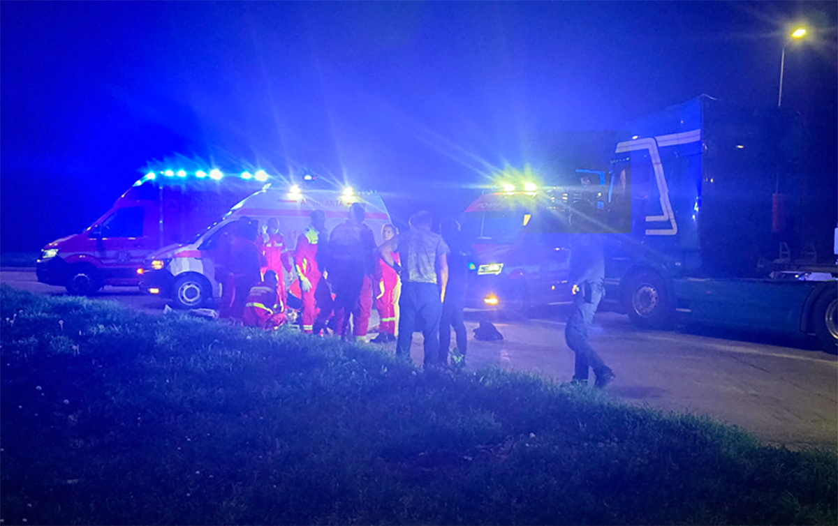 FOTO VIDEO ALERTĂ 112 pe Autostrada A2, între Medgidia și Constanța: Un șofer de tir este RESUSCITAT după ce ar fi suferit un stop cardio-respirator