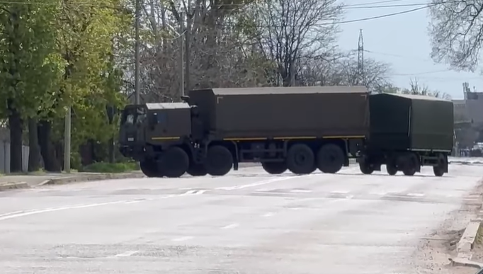Buldoexcavatorul nu a fost folosit în niciun moment pentru manipularea fragmentelor de dronă, spune Prefectura Galați după apariția unor imagini