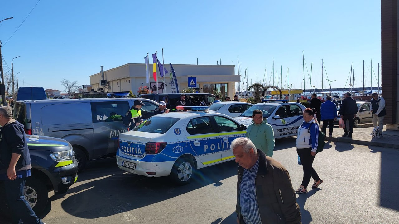 FOTO Acțiune de amploare în oborul din Mangalia! Polițiști, jandarmi și inspectori de la Protecția Consumatorilor, printre comercianți