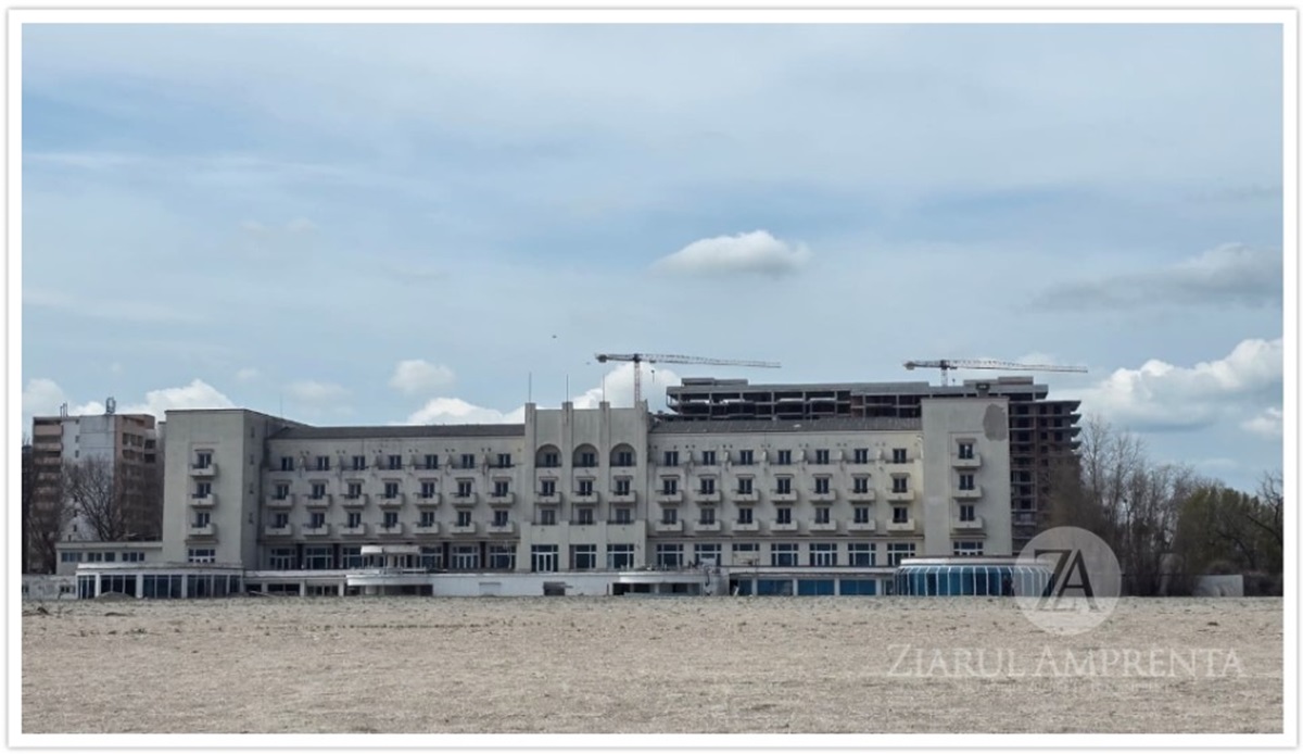 piscina exterioară de pe plaja Caelia Mamaia