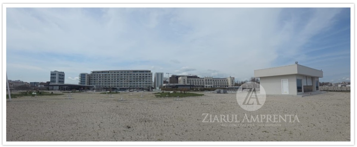 piscina exterioară de pe plaja Caelia Mamaia