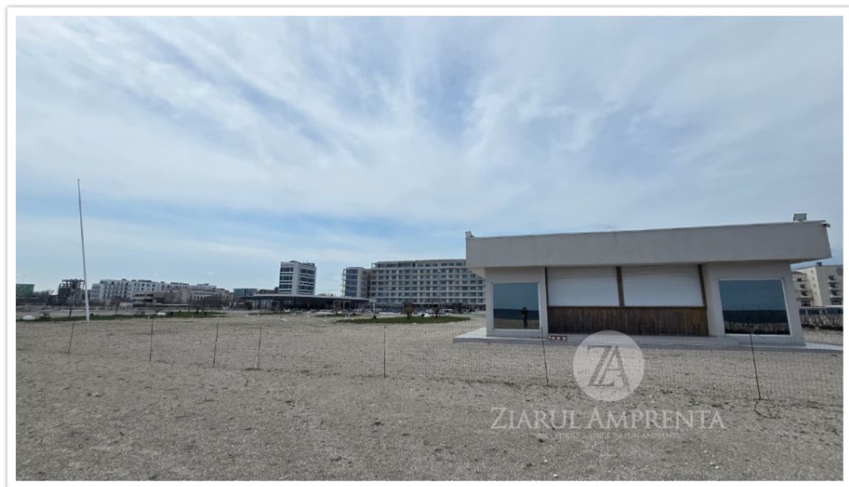 piscina exterioară de pe plaja Caelia Mamaia
