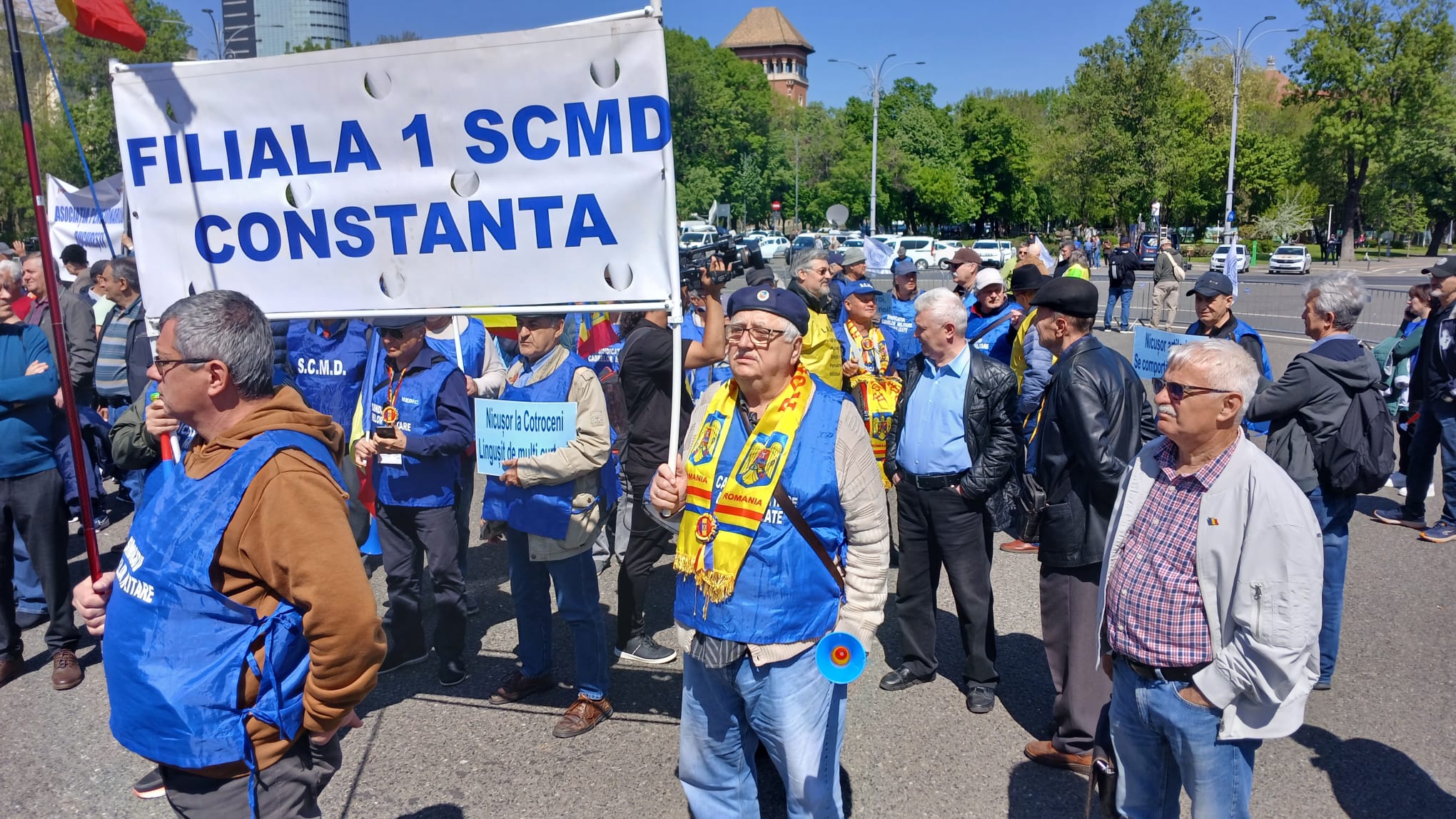 VIDEO Reprezentanții filialei SCMD Constanța, protest în Piața Victoriei: Am jurat să apărăm România, cu prețul vieții. Dacă politicienii nu sunt în stare să își respecte jurământul, să lase pe alții