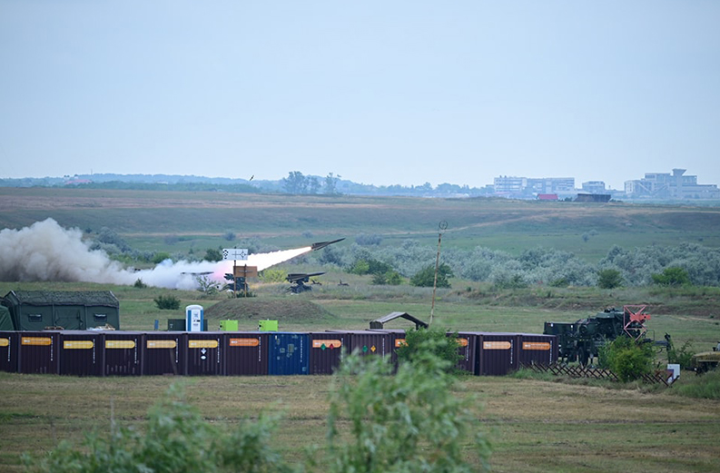 Scut împotriva dronelor: exercițiul NATO Eastern Phoenix 2026 testează viitorul apărării în Poligonul Capu Midia