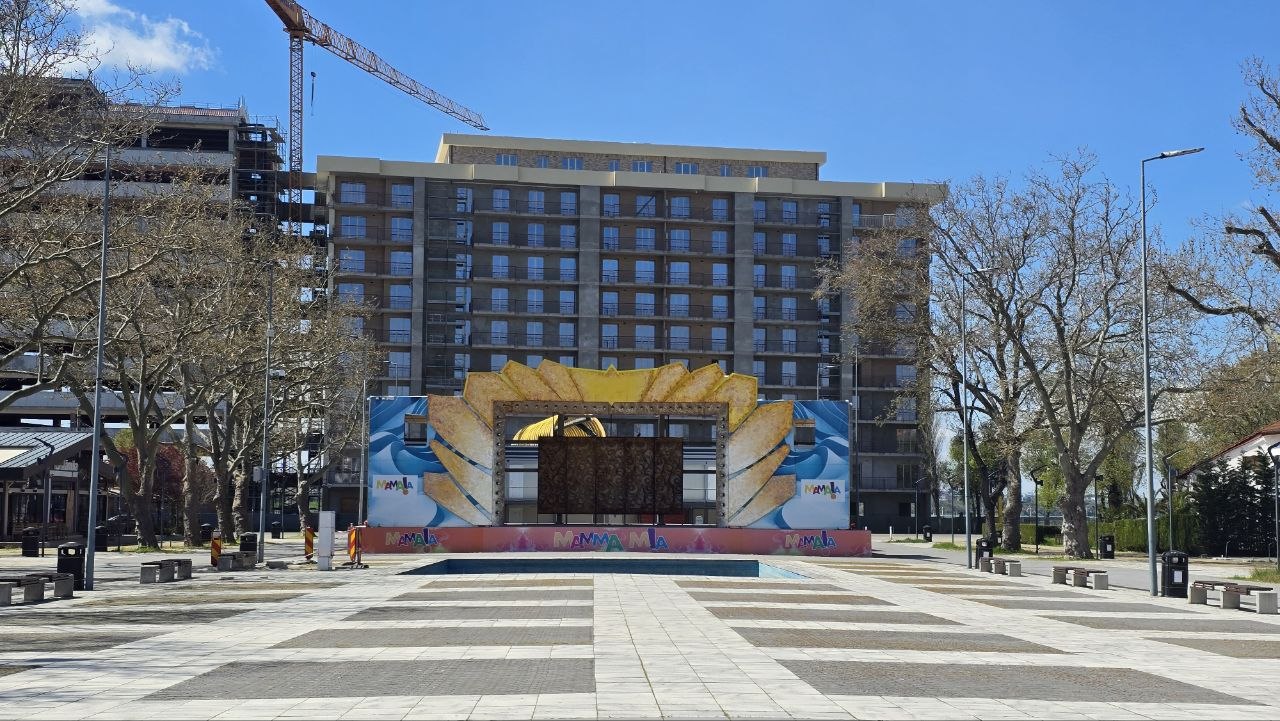 Totemurile propuse de Primăria Constanța în Piațeta Cazino și în Piațeta Rex din stațiunea Mamaia, RESPINSE de Comisia Monumentelor Istorice! Iată de ce