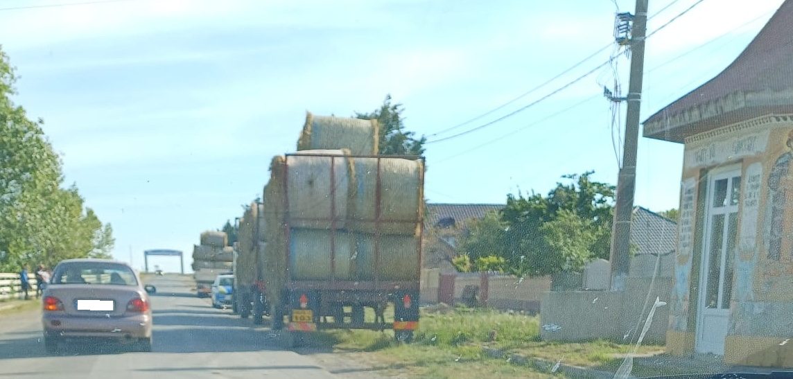SURSE Primarul din Ciobanu și ginerele său, în vizorul poliției după ce ar fi condus utilaje agricole fără a avea permise auto corespunzătoare categoriei, dar și o semiremorcă neînmatriculată