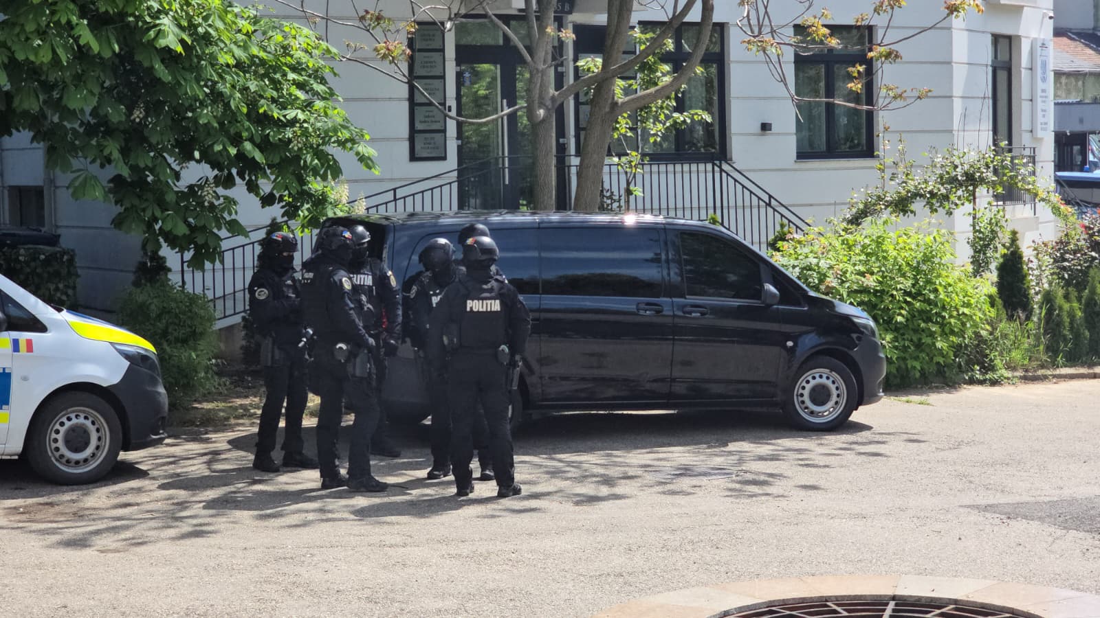 VIDEO Percheziții în Medgidia! Ce au găsit polițiștii