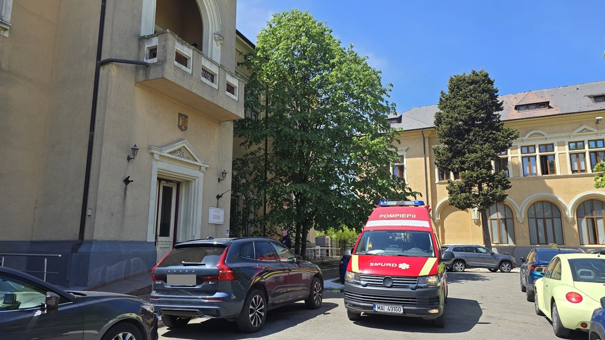 ALERTĂ SMURD la Tribunalul Constanța! Unei persoane i s-a făcut rău