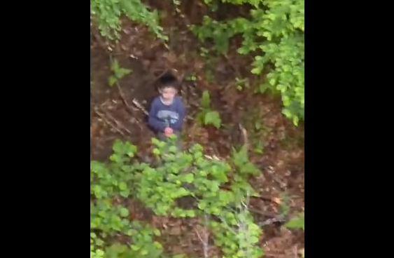 VIDEO MINUNE! Copilul de 5 ani, dispărut de trei zile, a fost găsit în viață