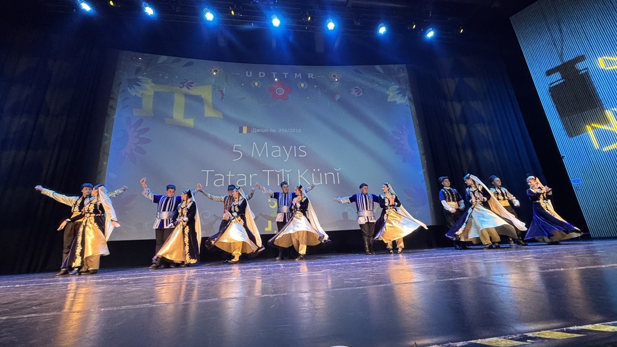 FOTO Spectacol extraordinar organizat de UDTTMR de Ziua Limbii Tătare! Iată cine a participat