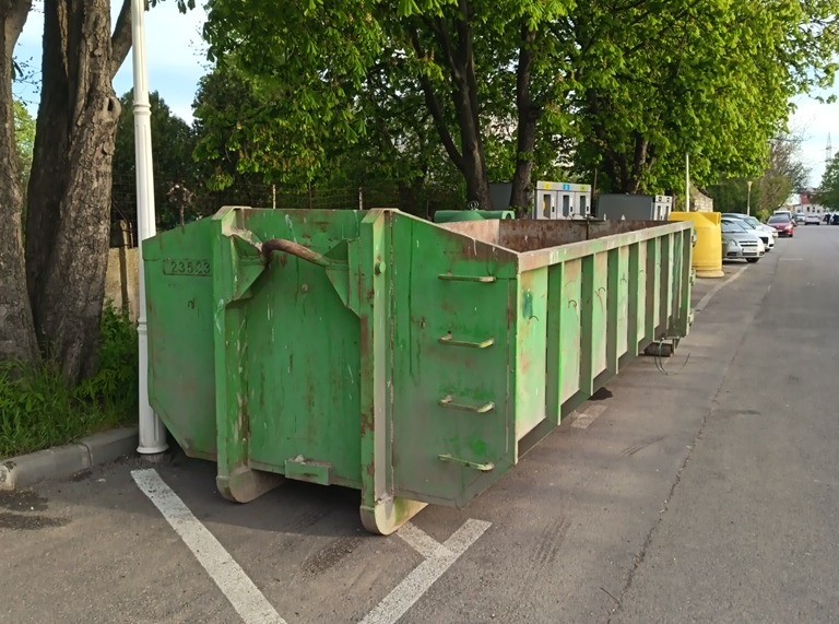 Polaris M Holding, anunț important privind depozitarea deșeurilor voluminoase. Unde se află săptămâna aceasta benele de culoare verde