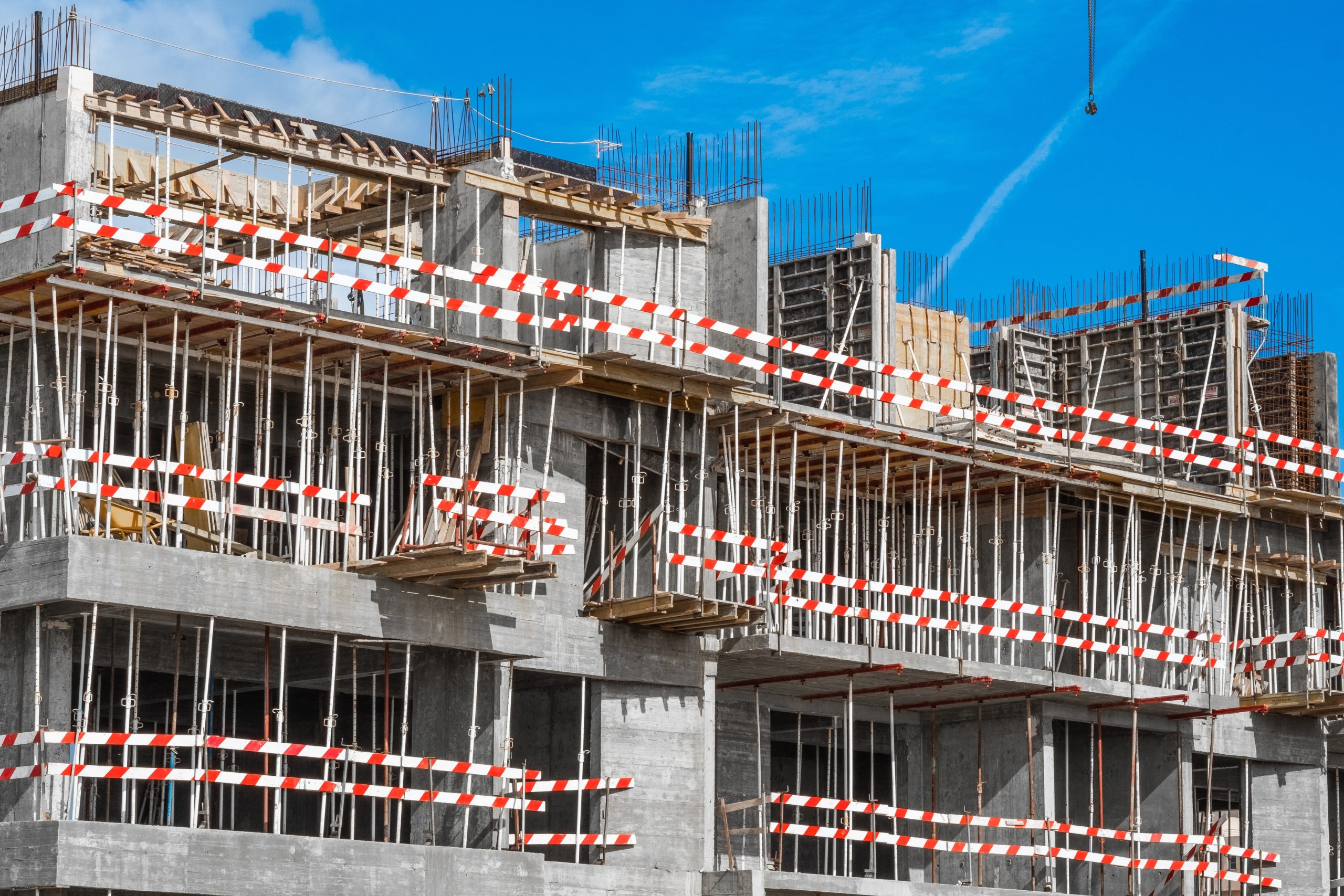 O firmă care a dezvoltat proiecte imobiliare în Palazu Mare și în Coicoiu ridică un aparthotel în stațiunea Jupiter. Vezi aici în ce stadiu e proiectul