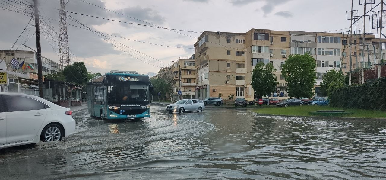 Cod galben pentru Constanța și Tulcea! Dobrogea, sub imperiul ploilor și descărcărilor electrice. Iată când