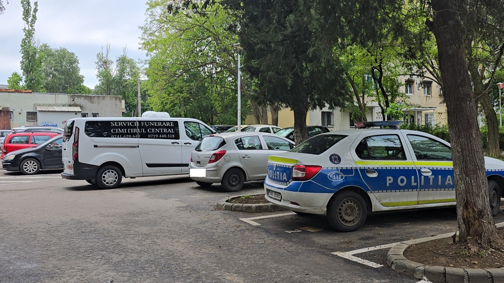 FOTO VIDEO ALERTĂ! O femeie de 95 de ani a MURIT după ce a căzut de la etajul 2!
