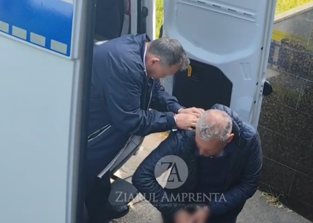 VIDEO UPDATE Vameșii reținuți de DNA Constanța au ajuns la Tribunal! La percheziții, oamenii legii au găsit sume importante de bani