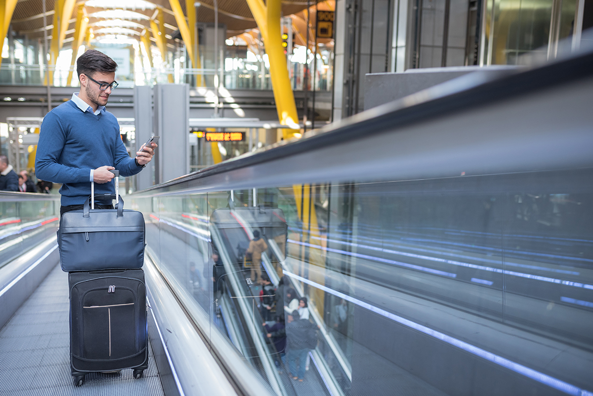 Îmbarcarea în aeroporturile din România, mult mai rapidă: Sistemul self baggage drop-off, introdus pe Aeroportul Henri Coandă