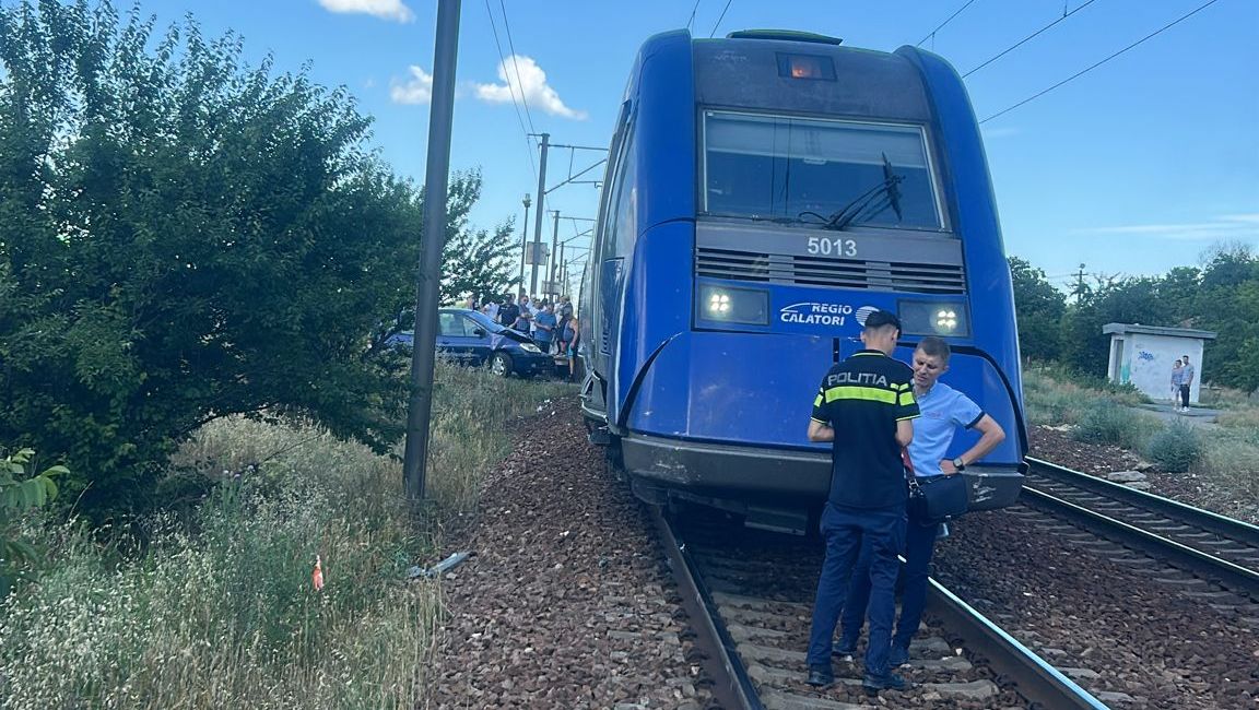 Accident feroviar Castelu, mașină lvită de tren