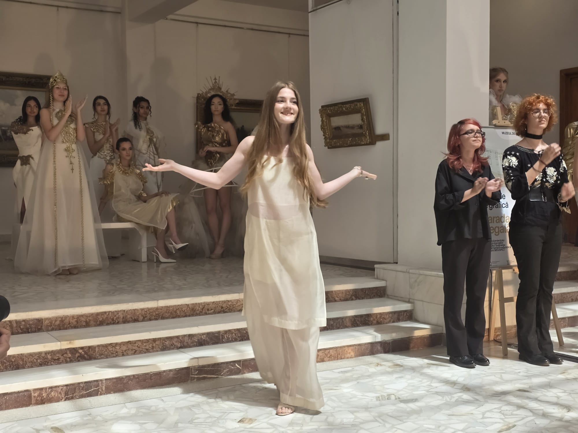 elevii Colegiului Național de Arte Regina Maria