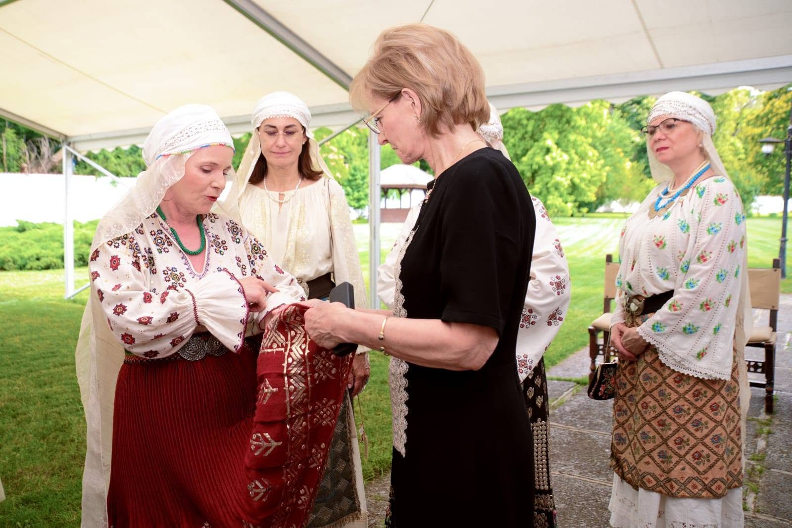 Comunitatea Domnițe cu Altițe, primită de Majestatea Sa, Custodele Coroanei