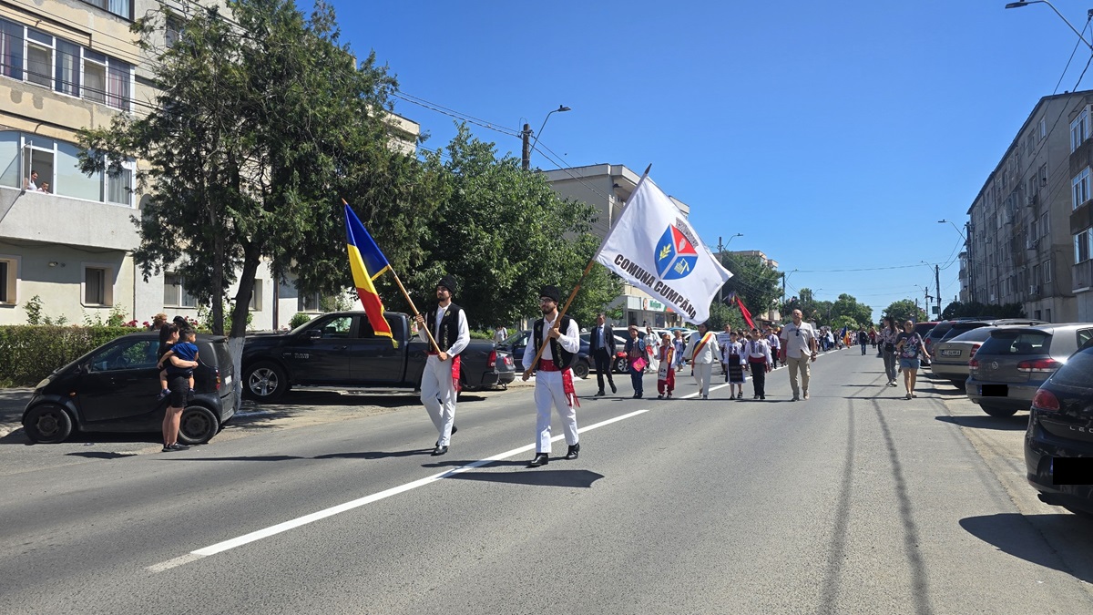 LIVE FOTO VIDEO Dobrogea interetnică, sărbătorită la Cumpăna, în prezența a sute de persoane: Parada Portului Popular, competiții și bucate tradiționale - toate pregătite pentru a celebra culturile milenare ale zonei