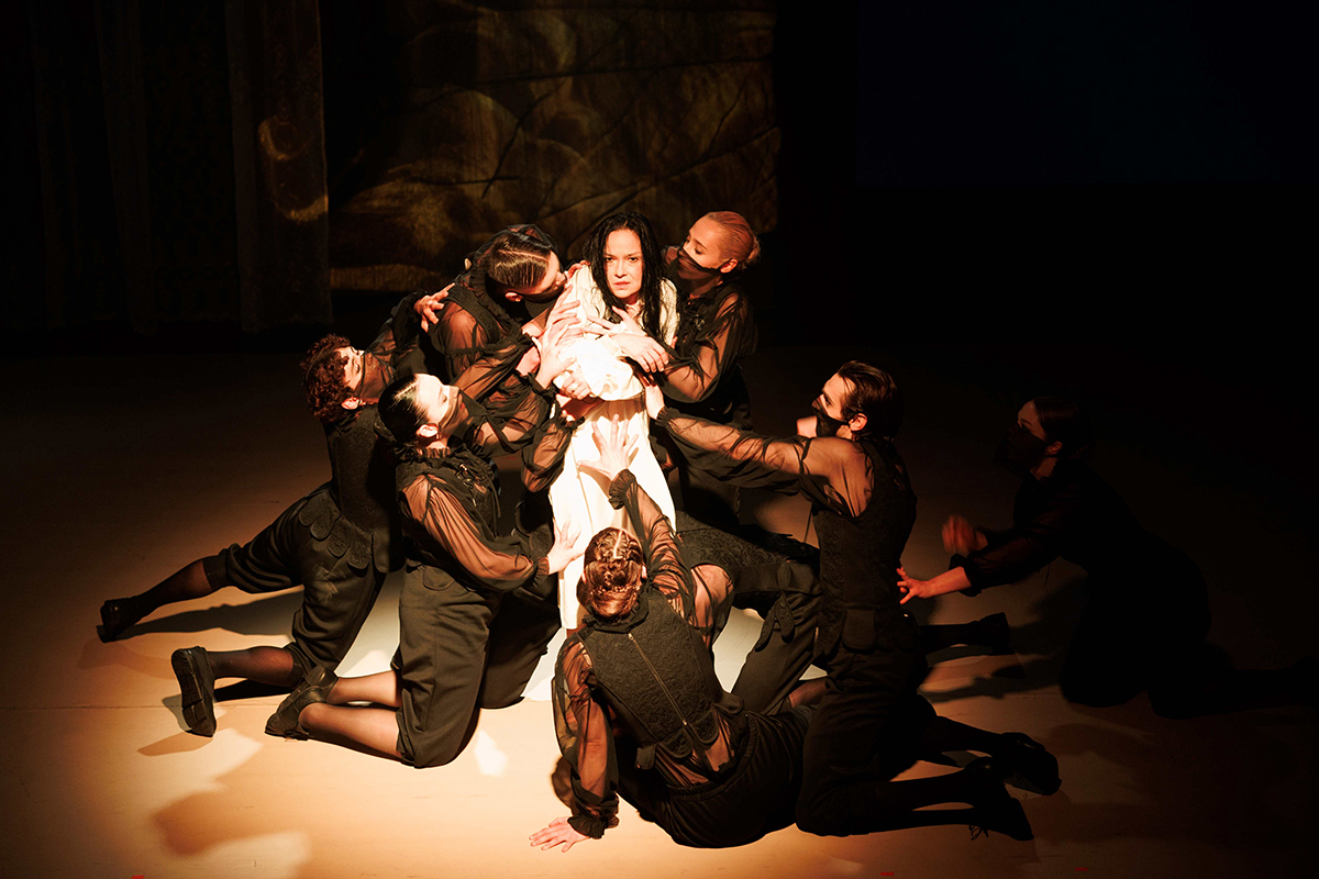 FOTO Premieră la Teatrul de Stat Constanța: Orlando, de Sarah Ruhl, după romanul Virginiei Woolf