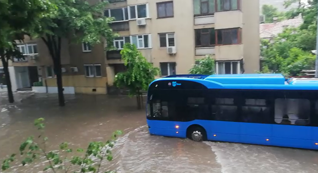 Atenție, constănțeni! Autobuzele au traseele deviate din cauza condițiilor meteo