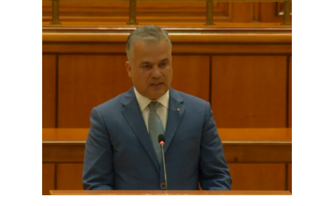 VIDEO Parlamentul votează noul Guvern. Adrian Veștea își prezintă programul de guvernare și echipa ministerială