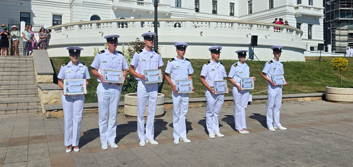 FOTO VIDEO Elevi ai Școlii Militare de Maiștri Militari a Forțelor Navale, recompensați pentru rezultatele academice și implicarea în activitățile de instruire