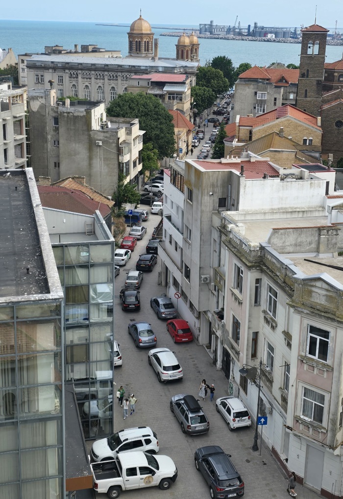 Zona-Peninsulara-Peninsula-Constanta-Poarta-1-Catedrala-trafic-masini-aglomeratie-strada-Arhiepiscopiei-Cantacuzino-ZA