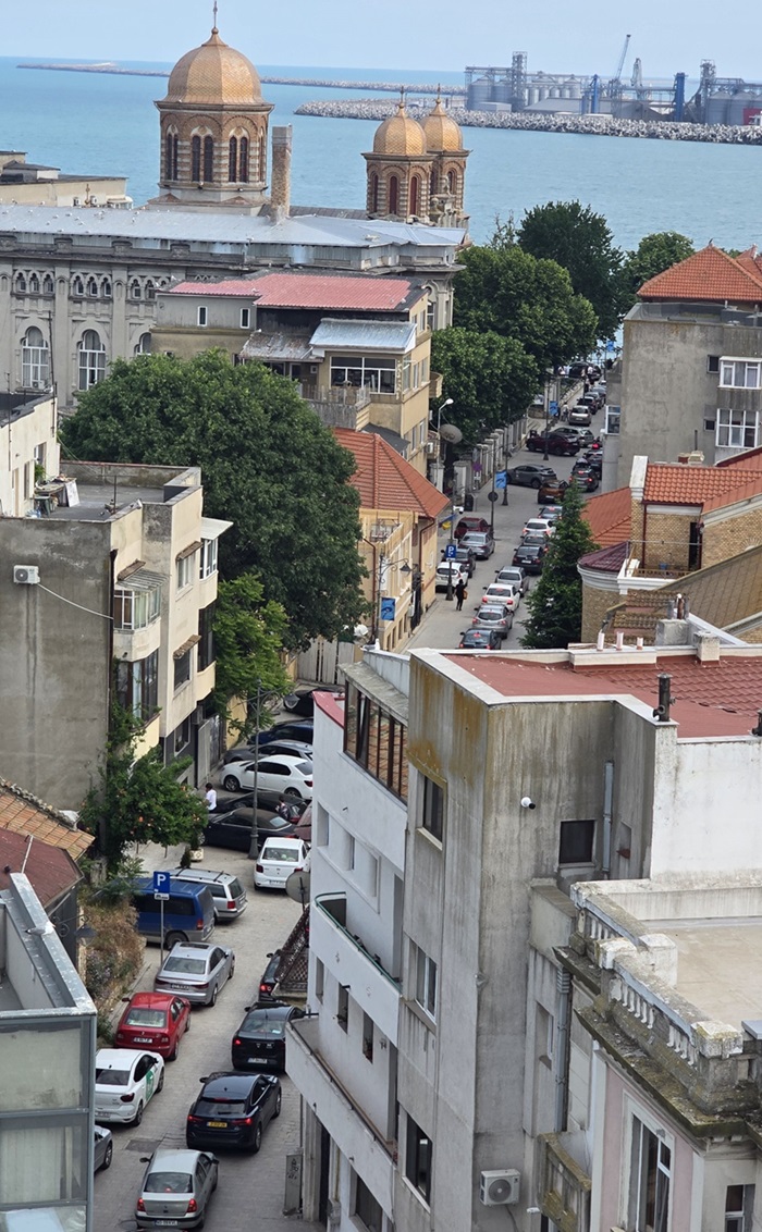 Zona-Peninsulara-Peninsula-Constanta-Poarta-1-Catedrala-trafic-masini-aglomeratie-strada-Arhiepiscopiei-Cantacuzino-ZA