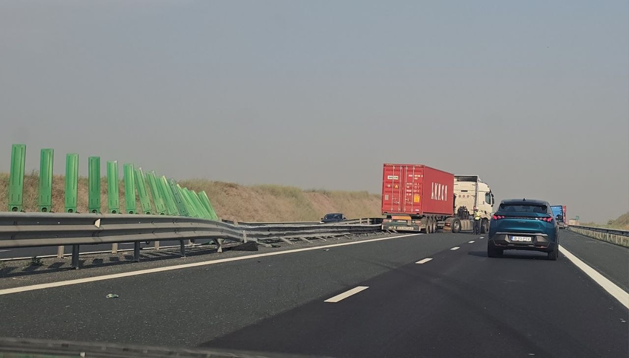 FOTO Accident pe A2, în zona Medgidia, între două TIR-uri