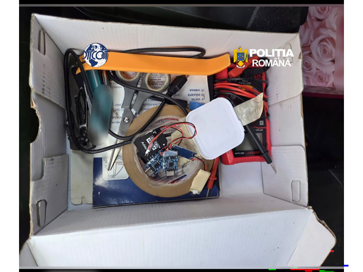 Grupare româno-bulgar specializată în clonarea de carduri