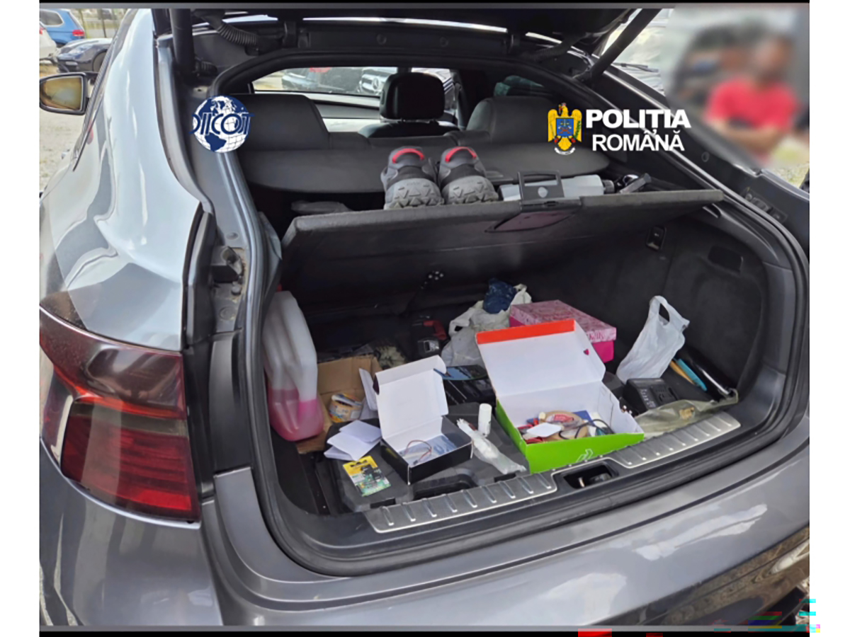 Grupare româno-bulgar specializată în clonarea de carduri