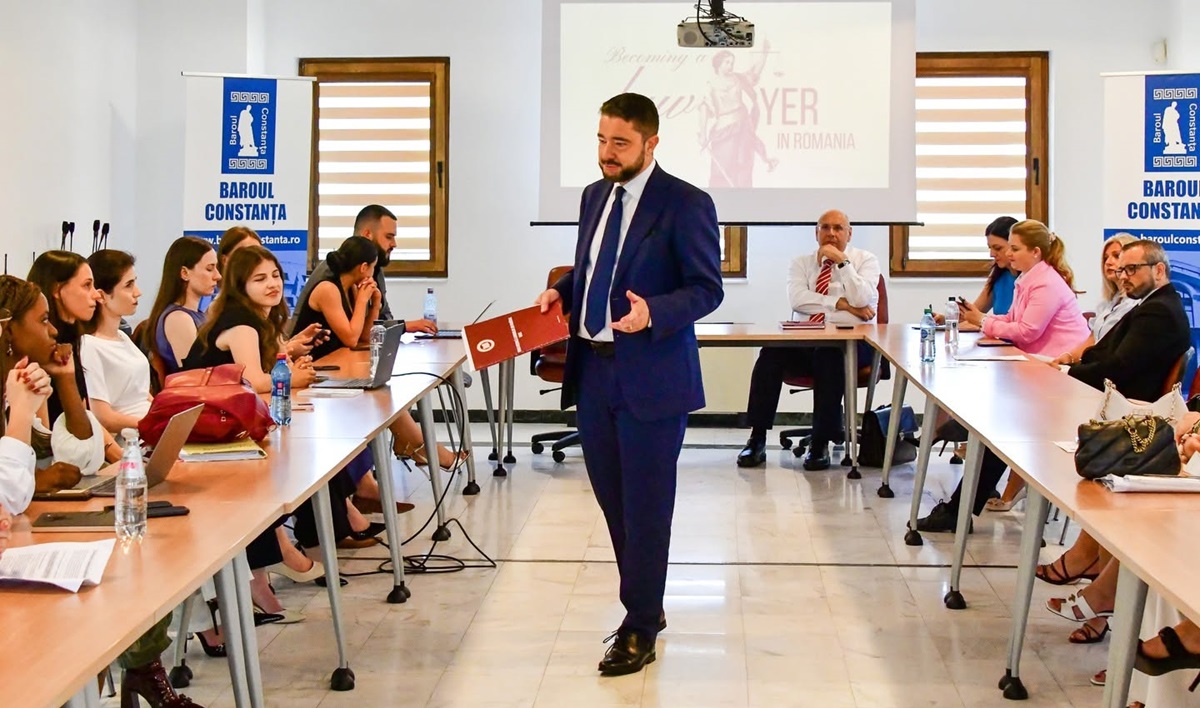 FOTO Tinerii avocați din Hauts de Seine, Chișinău și Odessa s-au întâlnit cu colegii din Baroul Constanța, în cadrul Programului intitulat Young lawyers exchange! Ce spune decanul Cătălin Filișan