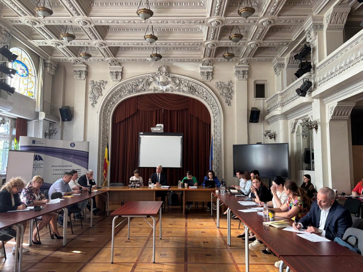 Ce spune ministrul interimar al Muncii, Dragoș Pîslaru, despre propunerea de eliminare a indemnizației de dirigenție