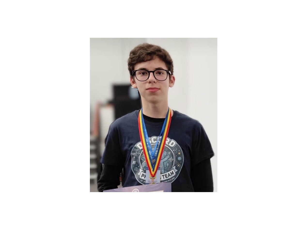 Vlad-Andrei Băutu, de la Colegiul Național Mircea cel Bătrân, a obținut medalie de argint la Balcaniada de Fizică din Turcia