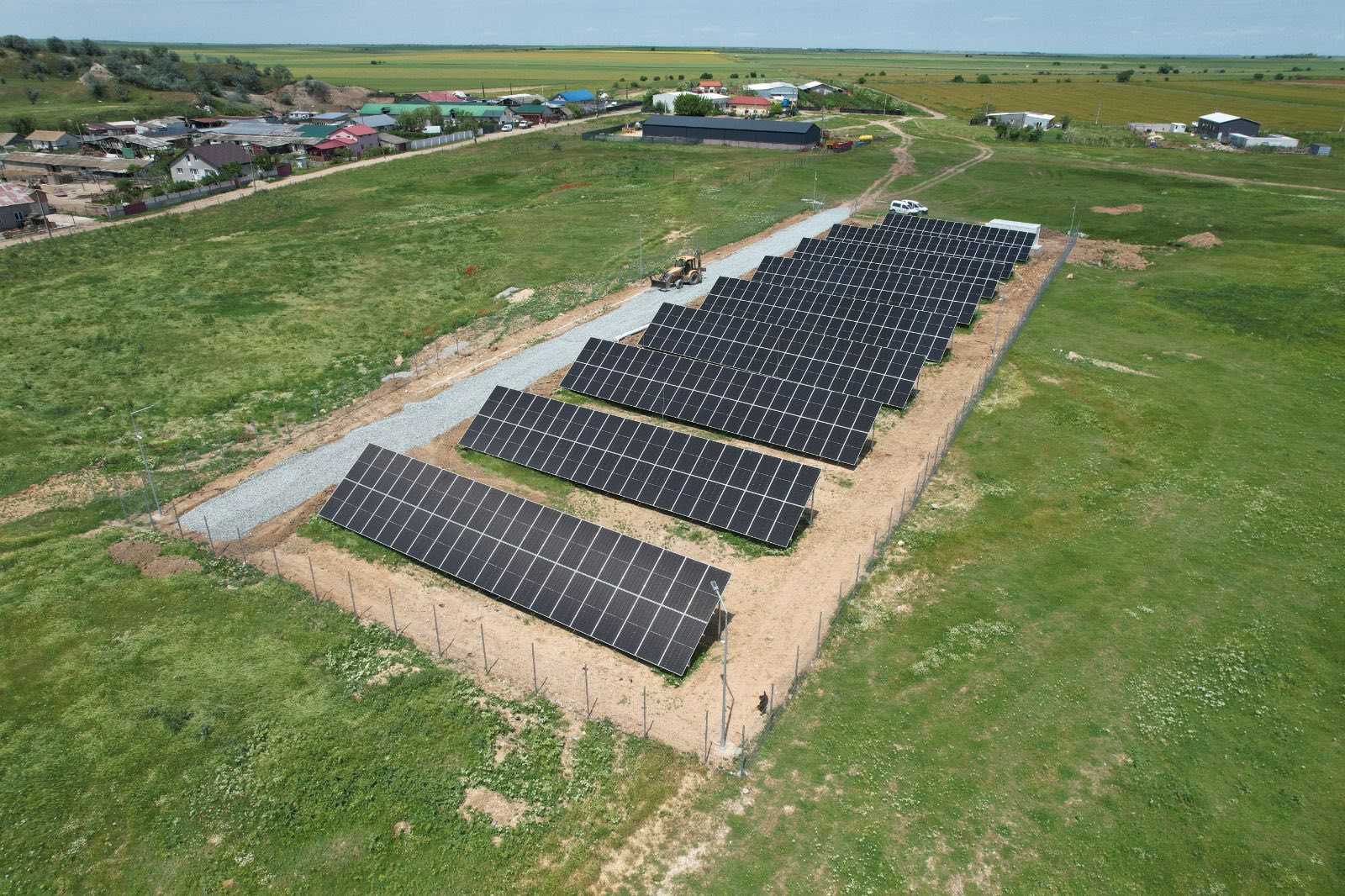 Lucrările la centrala fotovoltaică din Cumpăna au ajuns într-un stadiu avansat. Investiția va reduce costurile primăriei cu energia pentru instituțiile publice