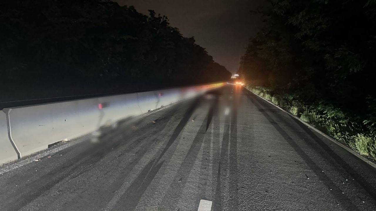 VIDEO OFICIAL: Cum a avut loc accidentul MORTAL de pe DN 39 dintre Tuzla și 23 August. Victima ar fi sărit din autoturism, ulterior fiind lovită de o mașină al cărui șofer a plecat de la fața locului