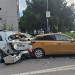 FOTO Imaginea DEZASTRULUI: Cum arată mașinile avariate de TIR pe strada Eugeniu Dobrilă