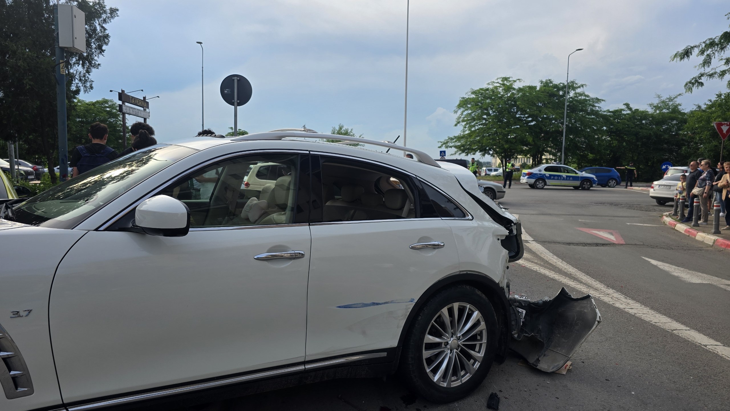 Mașini avariate accident TIR