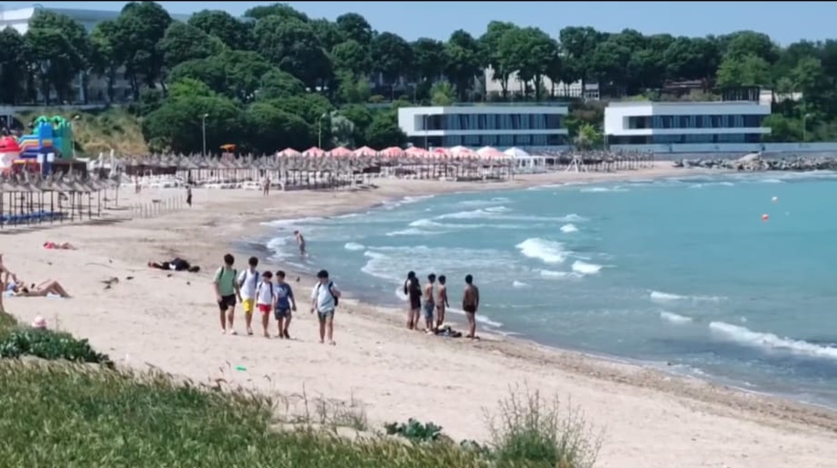 VIDEO Imagini de pe Plaja Mangalia, după ce s-a dat dispoziția de evacuare, din cauza posibilelor drone marine