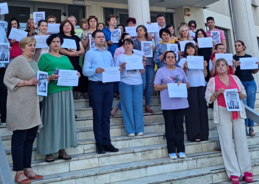 protest angajații Caselor de Pensii