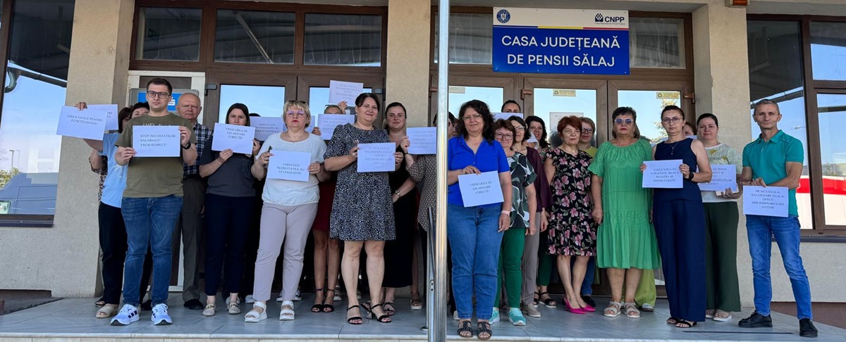protest angajații Caselor de Pensii